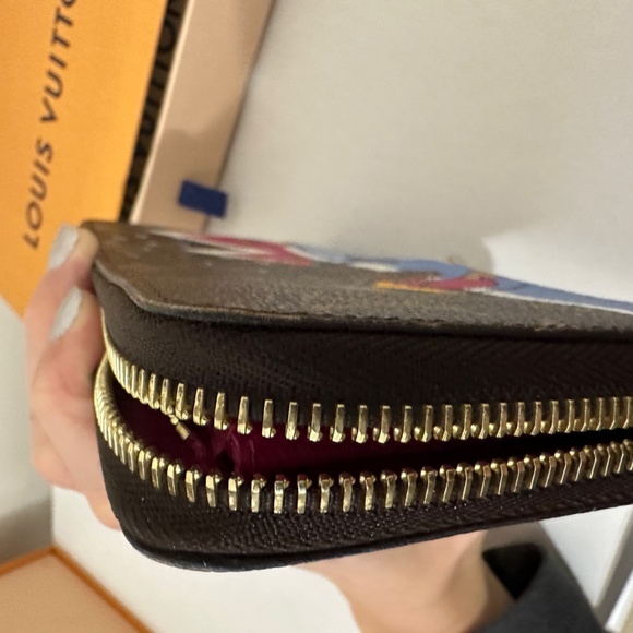 Louis Vuitton Christmas Animation Zippy Bears Skiing - Picture 7 of 9